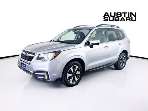 Used 2017 Subaru Forester 2.5i Limited image 3