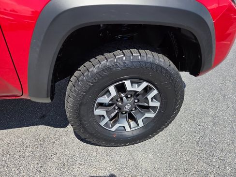 Certified 2023 Toyota Tacoma TRD Off-Road w/ Technology Package RWD image 17