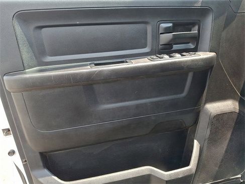 Used 2018 RAM 3500 Tradesman image 11