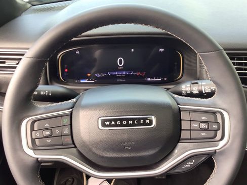 Used 2022 Jeep Wagoneer Series I w/ Premium Group I image 15