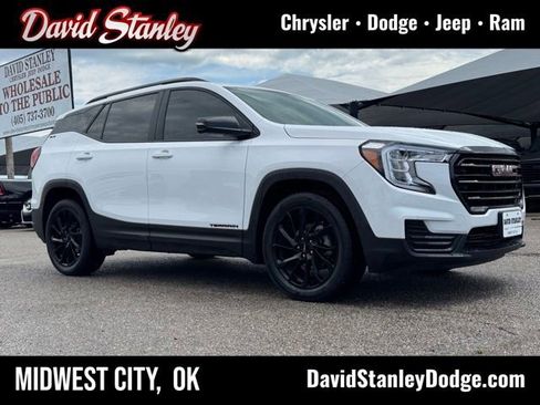 Used 2024 GMC Terrain SLE w/ Driver Convenience Package FWD image 1
