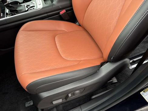 New 2026 Kia Carnival EX image 14