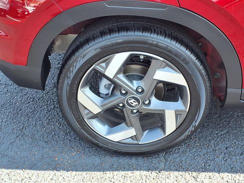 Used 2025 Hyundai Venue Limited FWD image 9