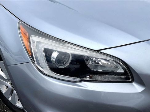 Used 2017 Subaru Outback 2.5i Premium image 25