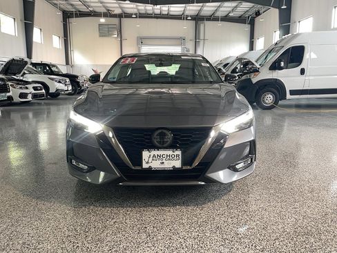 Used 2023 Nissan Sentra SR w/ Electronics Package FWD image 2