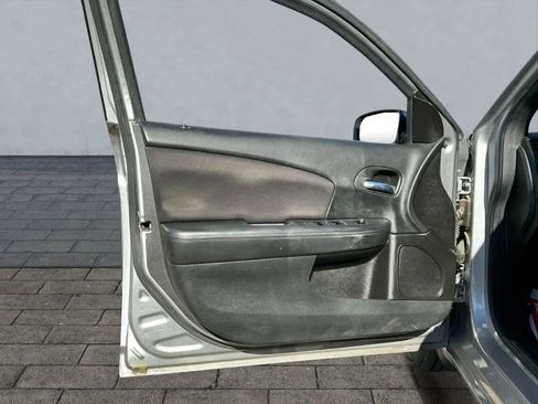 Used 2014 Chrysler 200 Touring image 10