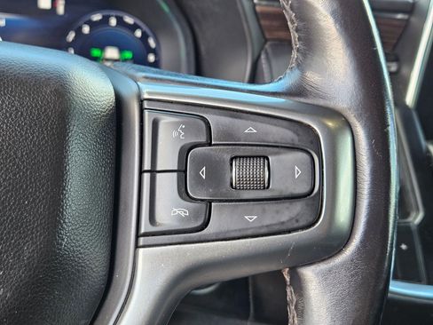 Used 2022 Chevrolet Suburban Z71 w/ Z71 Off-Road Package AWD/4WD image 26