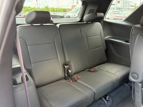Used 2023 Chevrolet Traverse LT w/ LPO, Floor Liner Package FWD image 25