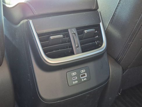 Certified 2025 Subaru Outback Premium AWD/4WD image 18