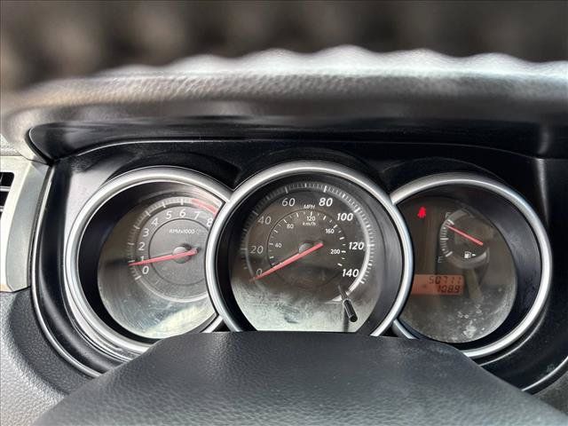 Used 2012 Nissan Versa Hatchback FWD image 9