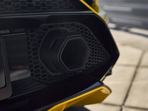 Used 2023 Lamborghini Huracan Tecnica image 13