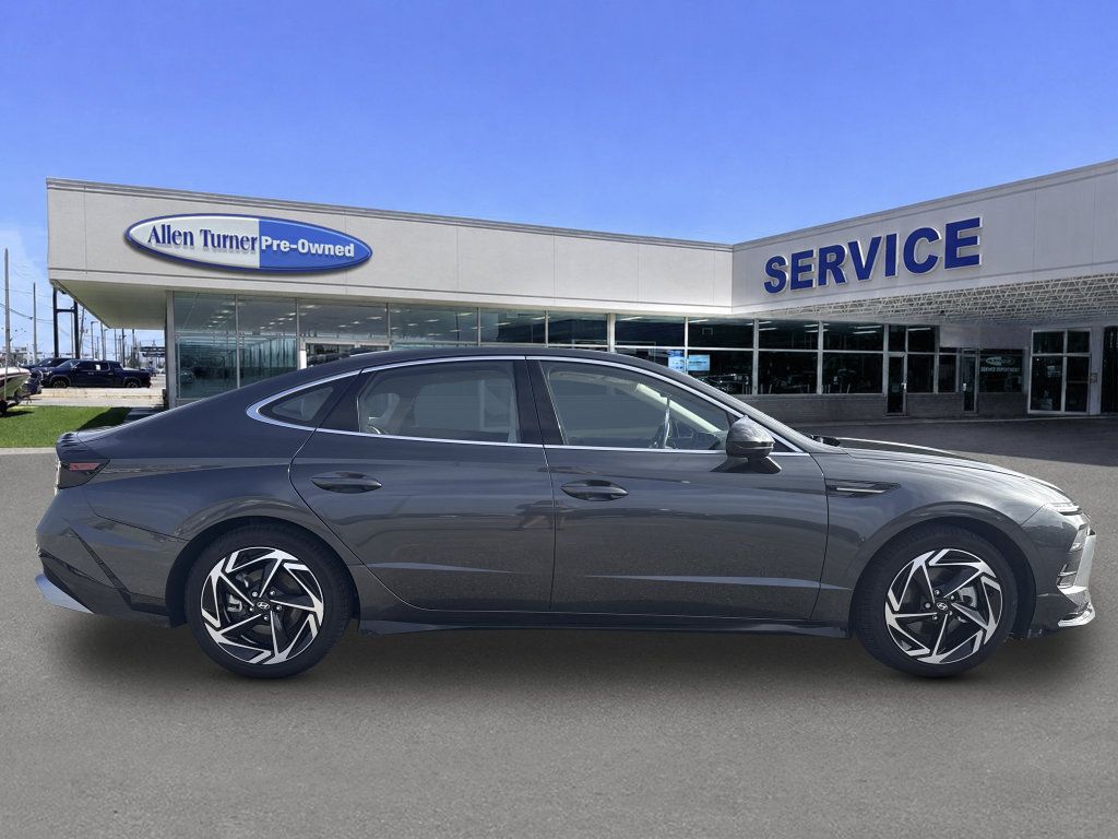 Certified 2025 Hyundai Sonata SEL FWD image 9