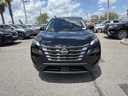Certified 2024 Nissan Rogue SV FWD image 9