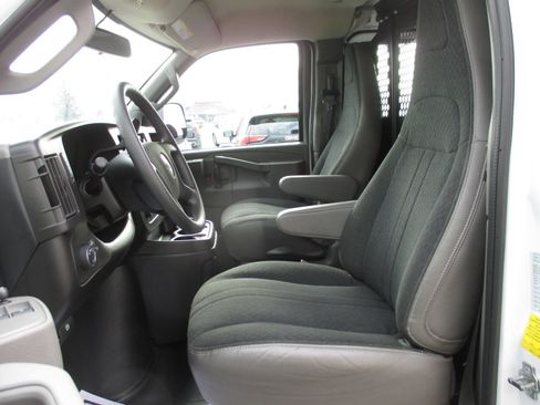 Used 2024 Chevrolet Express 2500 w/ Driver Convenience Package image 12