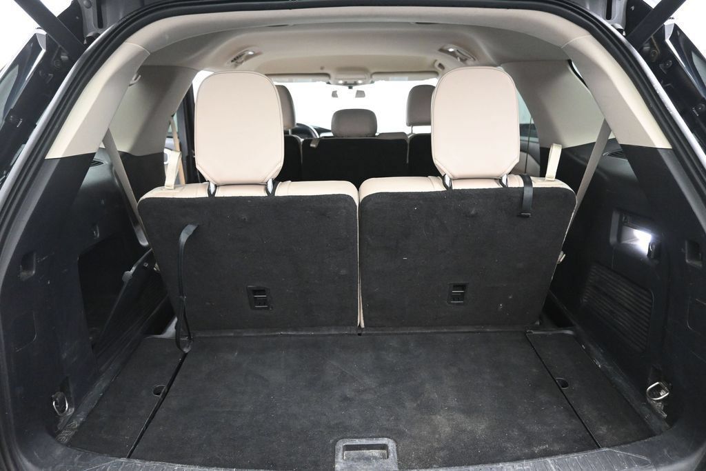 Used 2021 Ford Explorer XLT w/ Equipment Group 202A RWD image 23