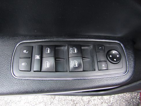 Used 2020 Dodge Charger SXT w/ Leather Interior Group image 11