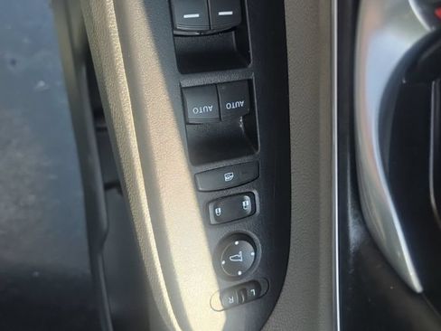 Used 2019 Honda CR-V EX image 12