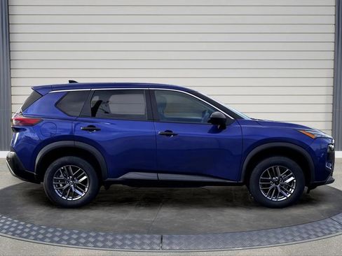 Used 2023 Nissan Rogue S image 7