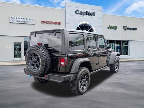 Used 2023 Jeep Wrangler Unlimited w/ Cold Weather Group AWD/4WD image 3