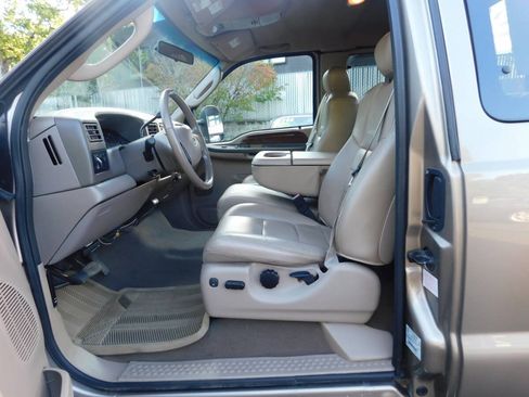 Used 2004 Ford F350 Lariat AWD/4WD image 6