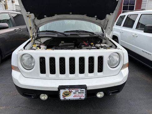 Used 2014 Jeep Patriot Sport w/ Power Value Group AWD/4WD image 33