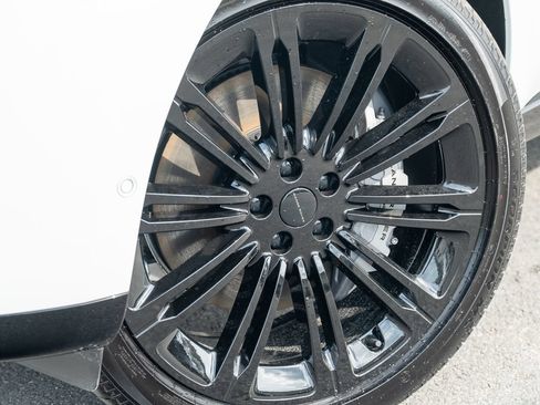 New 2026 Land Rover Range Rover Long Wheelbase SE AWD/4WD image 9
