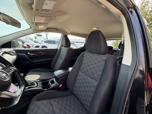 Used 2017 Nissan Rogue Sport SV w/ SV Premium Package image 11