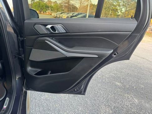 Used 2021 BMW X5 M50i image 12