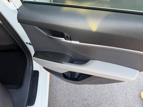 Used 2023 Toyota Camry LE image 28