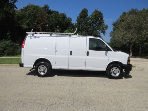 Used 2019 Chevrolet Express 2500 w/ Driver Convenience Package RWD image 7