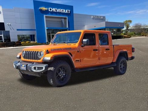 Used 2025 Jeep Gladiator Sport AWD/4WD image 34