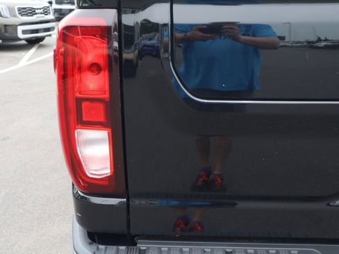 Used 2023 GMC Sierra 2500 SLE AWD/4WD image 46