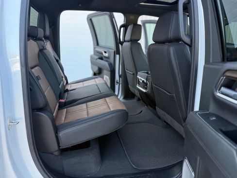 Used 2024 Chevrolet Silverado 2500 High Country w/ Technology Package image 34