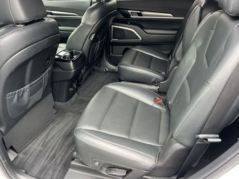 Used 2022 Kia Telluride S FWD image 21