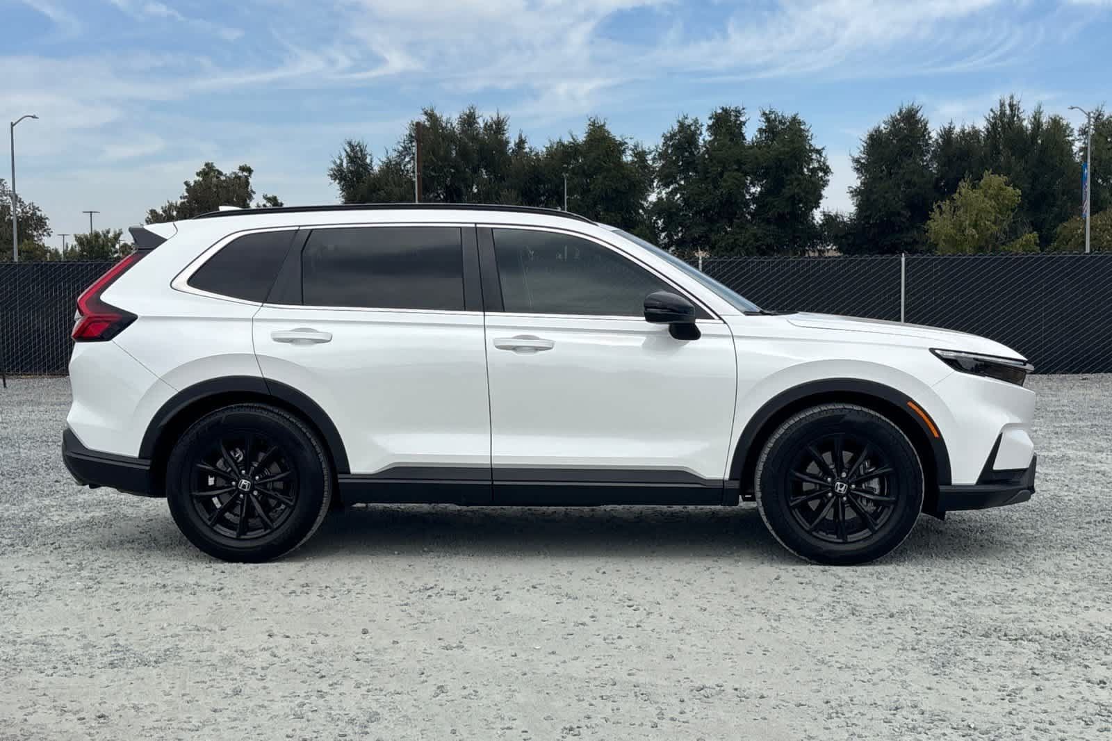 Used 2025 Honda CR-V Sport-L image 9
