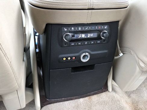 Used 2010 Cadillac Escalade ESV Luxury AWD/4WD image 36