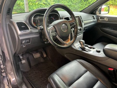 Used 2018 Jeep Grand Cherokee Limited AWD/4WD image 12