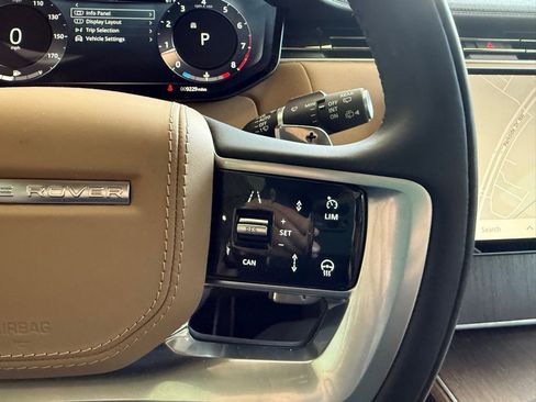 Used 2025 Land Rover Range Rover Long Wheelbase SE AWD/4WD image 39