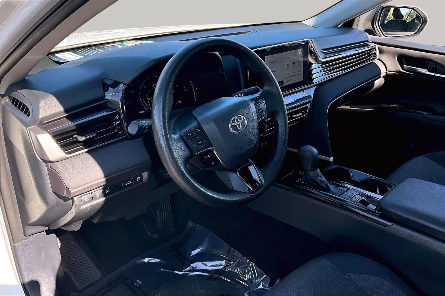 Certified 2025 Toyota Camry LE FWD image 17