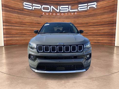 Used 2023 Jeep Compass Limited AWD/4WD image 10