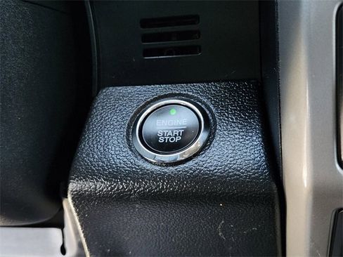 Used 2020 Ford F150 Lariat image 25