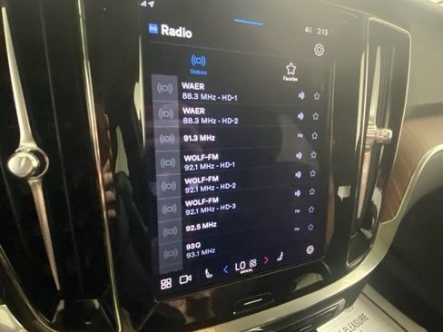 Certified 2024 Volvo V60 B5 Cross Country Plus image 19