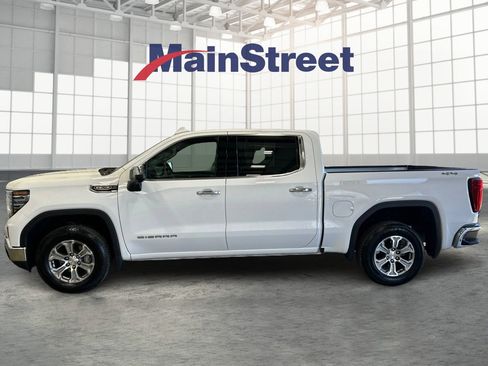 Used 2025 GMC Sierra 1500 SLT image 2