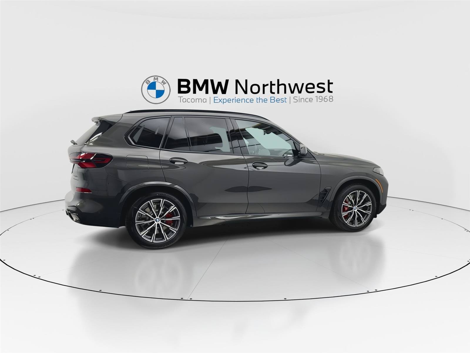 Used 2026 BMW X5 xDrive50e w/ M Sport Package AWD/4WD image 4