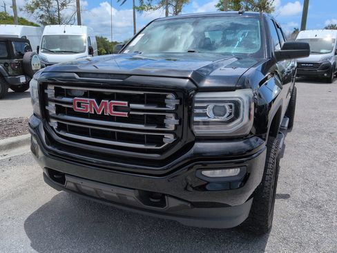 Used 2017 GMC Sierra 1500 SLT w/ All Terrain X Package AWD/4WD image 9