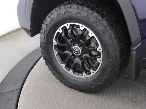 Used 2022 Toyota Tundra SR5 AWD/4WD image 13