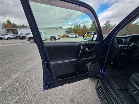 Used 2020 Toyota 4Runner TRD Off-Road Premium image 23