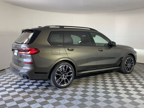 New 2026 BMW X7 M60i image 7
