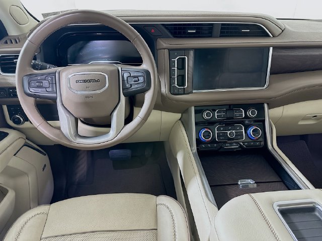 Used 2023 GMC Yukon XL Denali AWD/4WD image 31