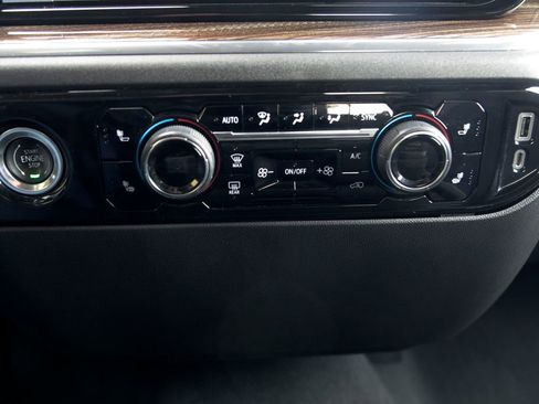 Used 2023 Chevrolet Silverado 1500 LT image 24